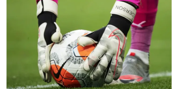 IFAB’dan yeni karar: Kaleci topu en fazla 8 saniye tutabilecek