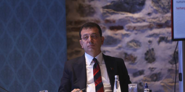 İmamoğlu görevden uzaklaştırıldı