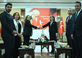 MHP ile DEM Parti ilk kez bayramlaştı