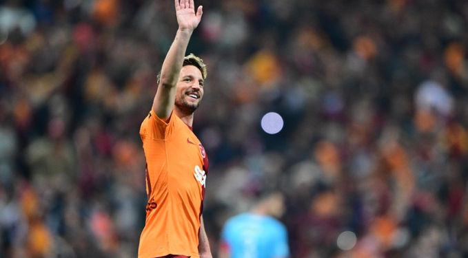 Mertens Napoli yolcusu