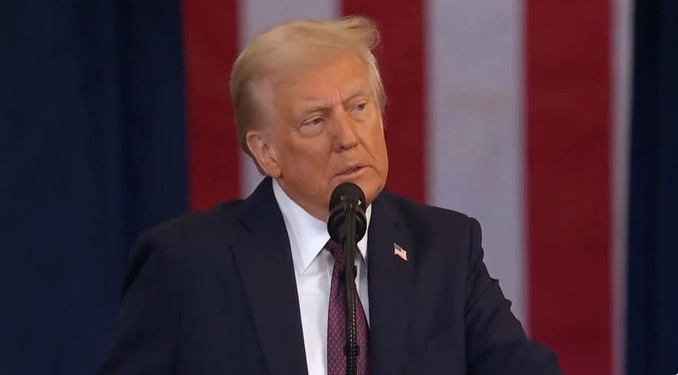 Trump halka seslendi: Ülkemiz bir geri dönüşün eşiğinde