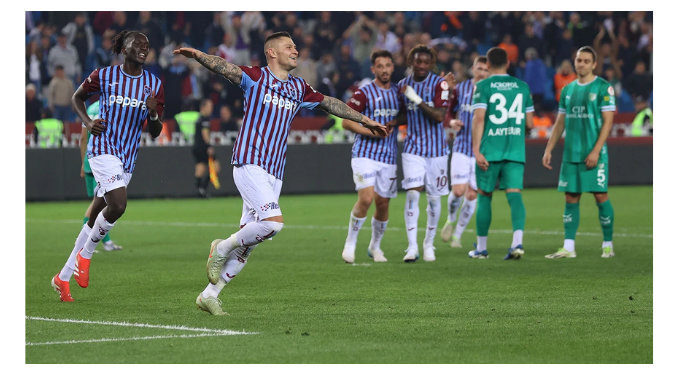 Trabzonspor Türkiye Kupası’nda yarı finale yükseldi