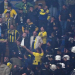 Fenerbahçe taraftarı DJ kabinine saldırdı