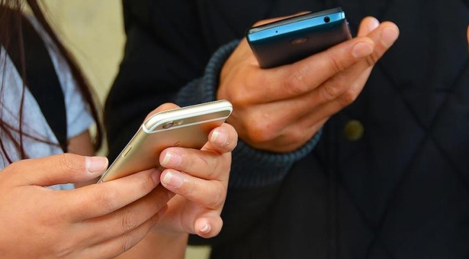 İstanbul depremi sonrası GSM hatları çöktü, sosyal medyaya akın edildi