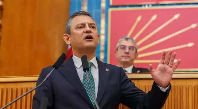 Özgür Özel, eski genel başkanları kurultaya davet etti