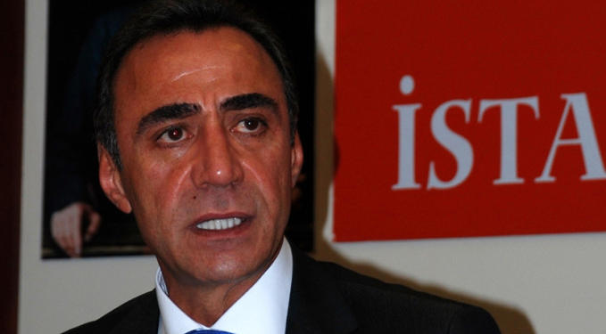 Özgür Özel ve Berhan Şimşek kameralar önünde tartıştı