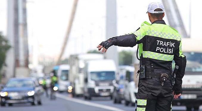Bir haftada 500 bin sürücüye işlem yapıldı