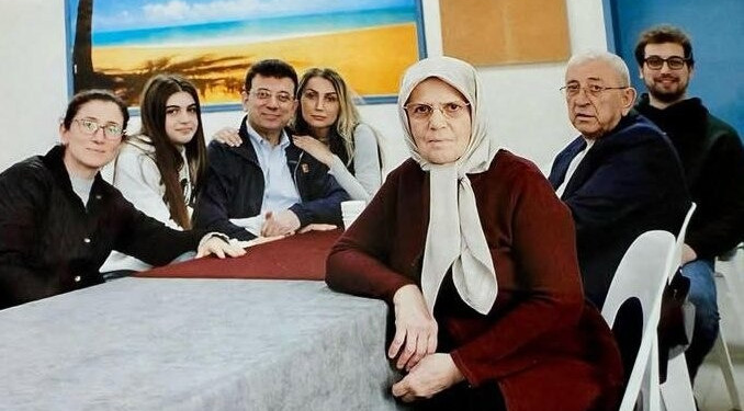 Ekrem İmamoğlu’ndan cezaevinde ilk fotoğraf