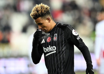 Gedson’a lazer tutan Fenerbahçeli taraftar gözaltına alındı