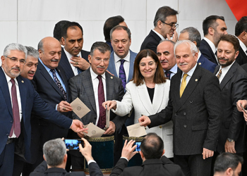 Meclis’teki seçimde 5 HSK üyesi kura ile belirlendi