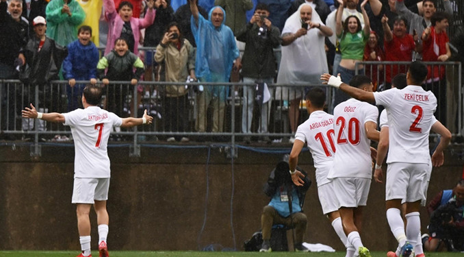 3 dakikada geri dönüş! ABD’yi 2-1 yendik