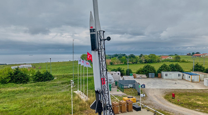DeltaV geliştirdiği hibrit roket sistemiyle 200 kilometre irtifayı geçerek rekor kırdı