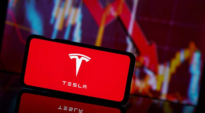 Trump ile Musk arasındaki kriz piyasaya yansıdı: Tesla hisseleri yüzde 10 düştü