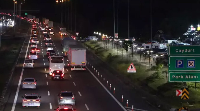 Yollarda bayram tatili yoğunluğu başladı