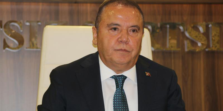 Antalya Büyükşehir Belediye Başkanı Muhittin Böcek tutuklandı