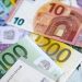 Euro yeni tarifeler sonrası dolar karşısında çöktü