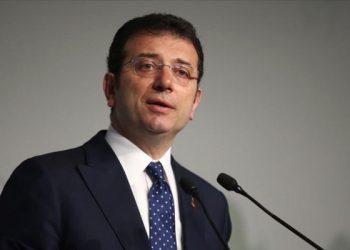 İmamoğlu hakim karşısında: Savcı Bey’e bakmam yasak mı?