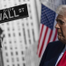 Wall Street rallide, tarife kâbusu kapıda