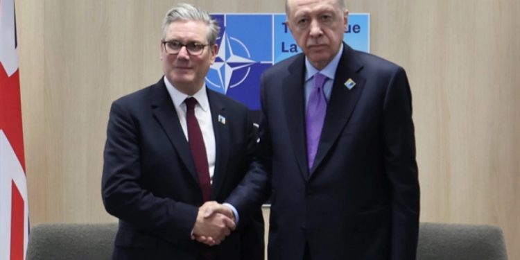 Cumhurbaşkanı Erdoğan, İngiltere Başbakanı Starmer ile görüştü