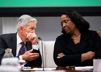 Fed’deki görevinden alınan Lisa Cook dava açıyor