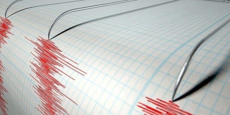 Manisa Akhisar’da art arda iki deprem meydana geldi