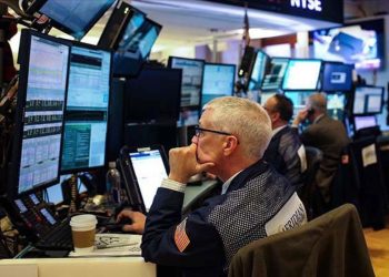 New York borsası tarife ve zayıf gelen verilerle düştü