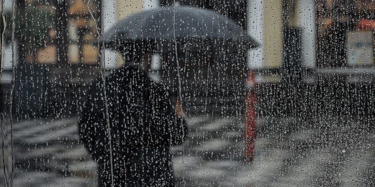 Sağanak alarmı: Batı ve iç kesimlerde yer yer kuvvetli yağış geliyor