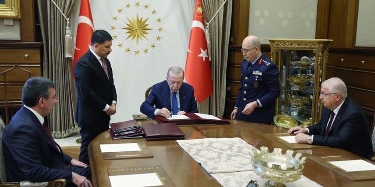 YAŞ toplantısı sona erdi! İşte yeni komuta kademesi