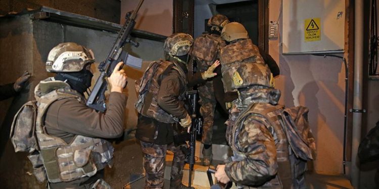 DEAŞ’lı teröristlere İdlib’de operasyon: 8 ölü