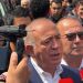 Kayyum Gürsel Tekin polis kalkanı ile il binasına girdi