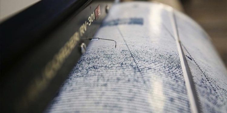 Papua Yeni Gine’de 6 büyüklüğünde deprem