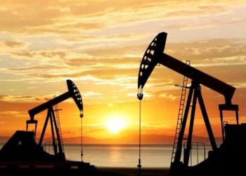 Petrolde baskı devam ediyor