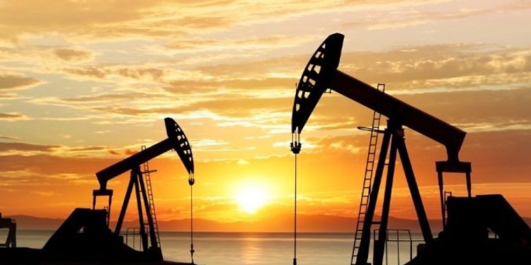 Petrolde baskı devam ediyor