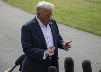 Trump, tarifeler için Yüksek Mahkeme’den hızlı karar istedi