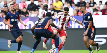 Başakşehir, Antalya deplasmanında farklı galip