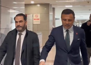 CHP İstanbul’da flaş gelişme! Mahkemeden erteleme kararı