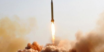 Kuzey Kore, Japon denizine balistik füzeler fırlattı