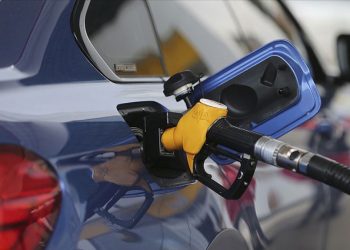 ABD yaptırımları akaryakıtı vurdu: Motorine büyük zam