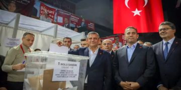 CHP’de PM ve YDK seçimleri tamamlandı: 12 isim dışarda, 32 yeni isim