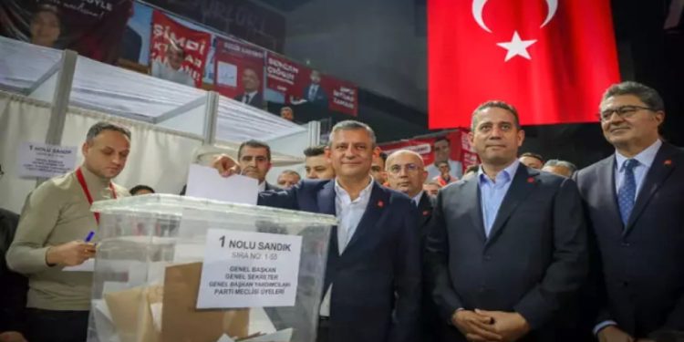 CHP’de PM ve YDK seçimleri tamamlandı: 12 isim dışarda, 32 yeni isim