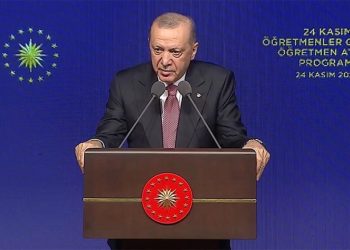 Erdoğan: Görevdeki 10 öğretmenden 8’ini biz atadık