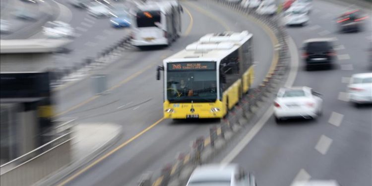 Metrobüs artık FSM Köprüsü’nü de kullanacak