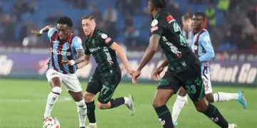 Trabzonspor, Konyaspor’u yenerek zirve yarışını sürdürdü