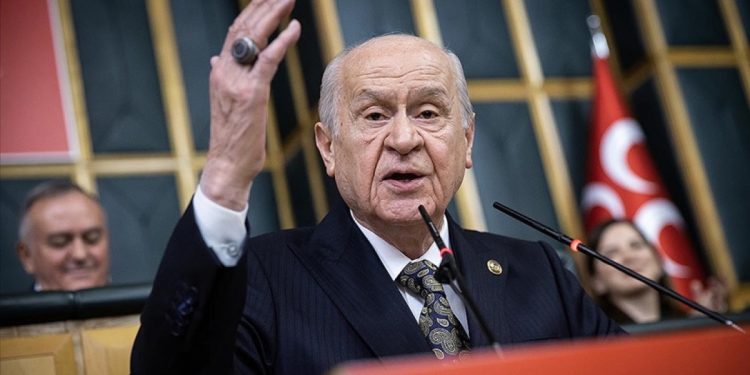 Bahçeli’den sürpriz onay: Her cümleye imzamı atıyorum