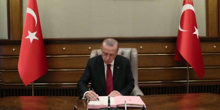 Birçok kurumda üst düzey değişiklik yapıldı