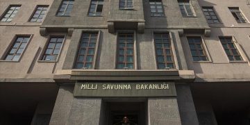 Dendias’ın sözlerine MSB’den net yanıt: Her türlü tehdidi bertaraf ederiz