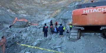 Göçük altındaki şantiye müdürünün cenazesi bulundu