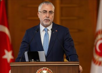 Sigortalı sayısını koruyan işletmelere kişi başı 3 bin 500 lira destek