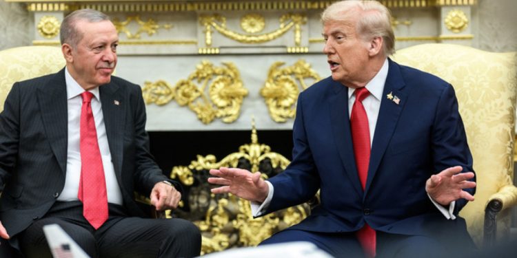 Erdoğan ile Trump telefonda görüştü