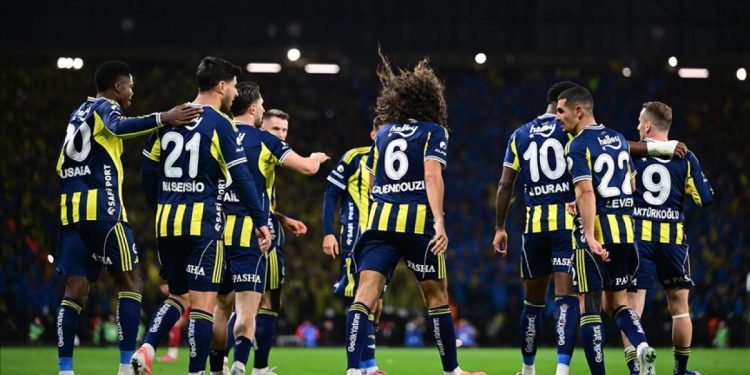 Fenerbahçe, play-off’ta seri başı olmak için FCSB deplasmanında